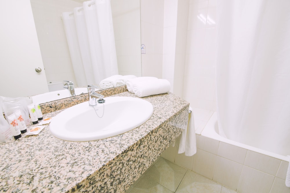 azuLine Hotel Bahamas y Bahamas II — Hotel rooms in Cala Blava, Balearic Islands