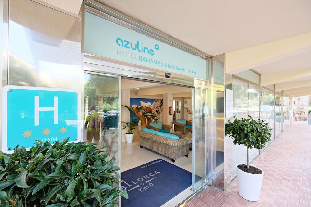 azuLine Hotel Bahamas y Bahamas II — Hotel building in Cala Blava, Balearic Islands