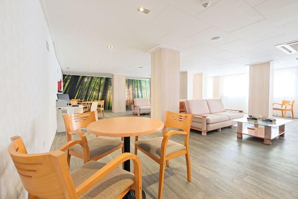 azuLine Hotel Bahamas y Bahamas II — Restaurant & bars in Cala Blava, Balearic Islands