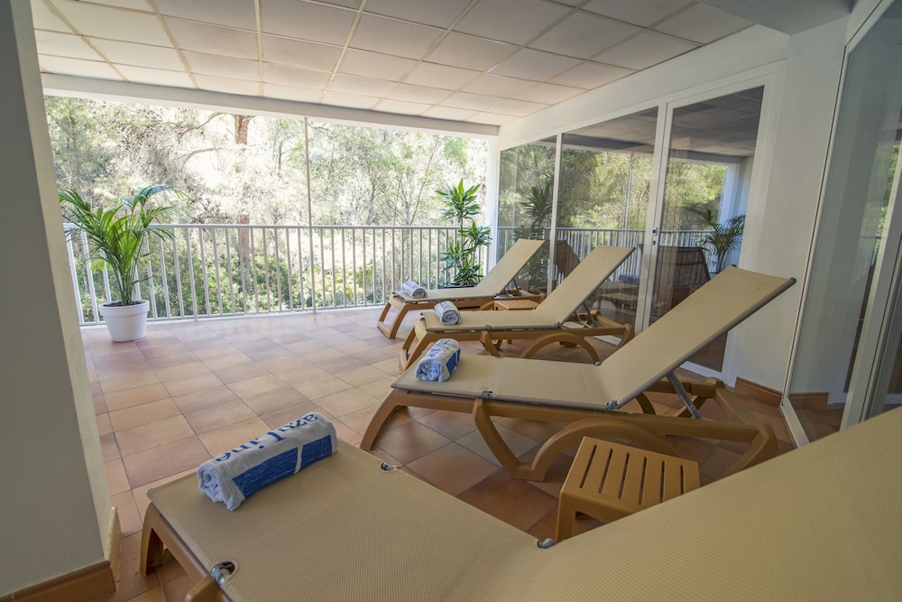 azuLine Hotel Bahamas y Bahamas II — Spa in Cala Blava, Balearic Islands