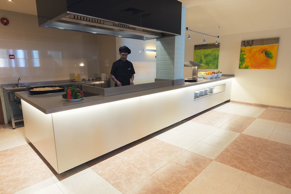 azuLine Hotel Bahamas y Bahamas II — Restaurant & bars in Cala Blava, Balearic Islands