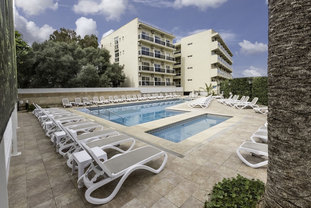 azuLine Hotel Bahamas y Bahamas II — Swimming pool in Cala Blava, Balearic Islands