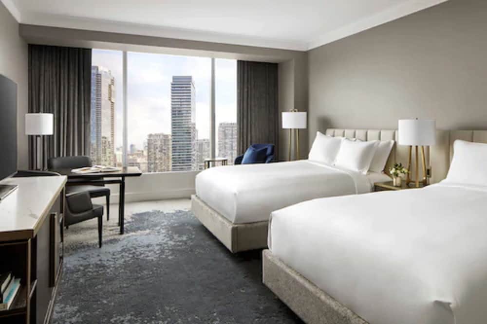 The Ritz-Carlton, Toronto — Hotel rooms in Toronto, Ontario