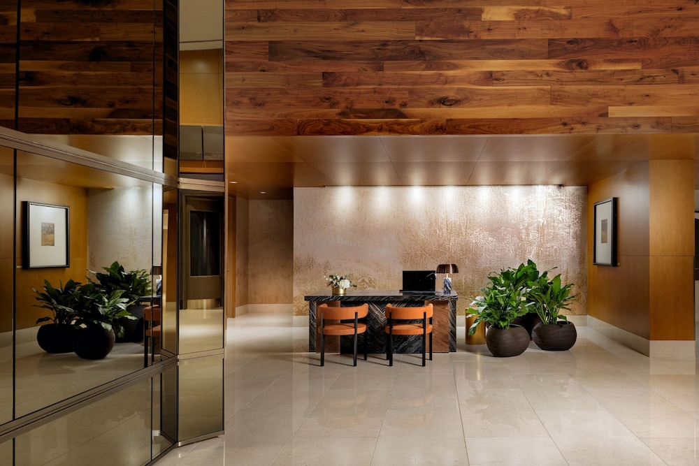The Ritz-Carlton, Toronto — Hotel building in Toronto, Ontario