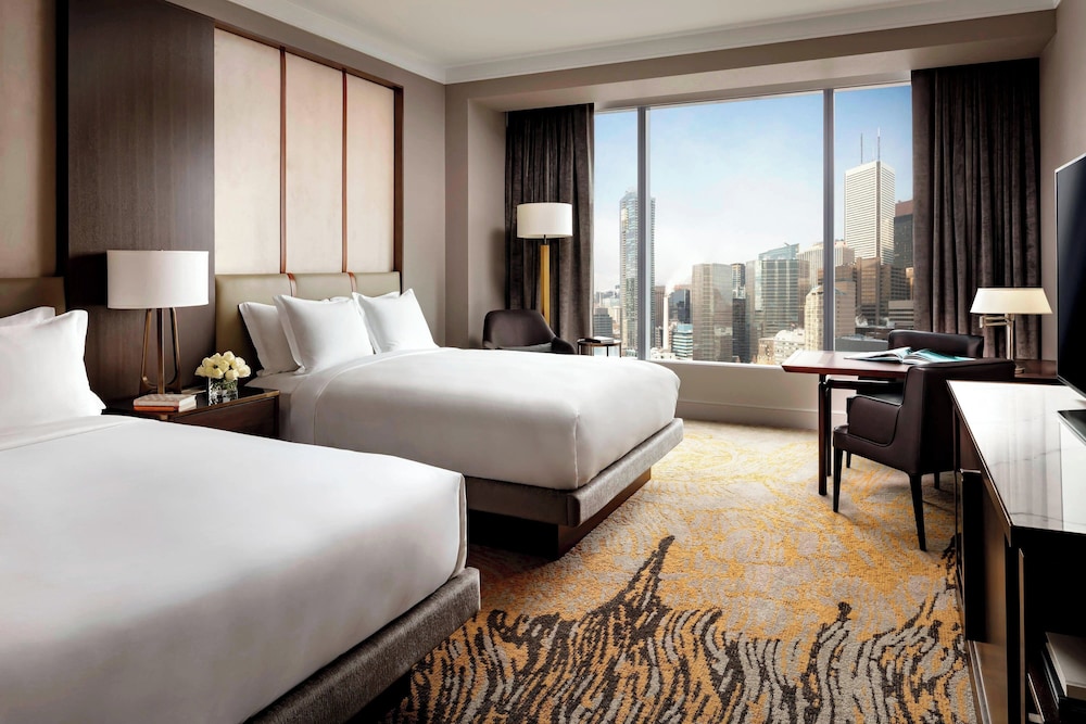 The Ritz-Carlton, Toronto — Hotel rooms in Toronto, Ontario