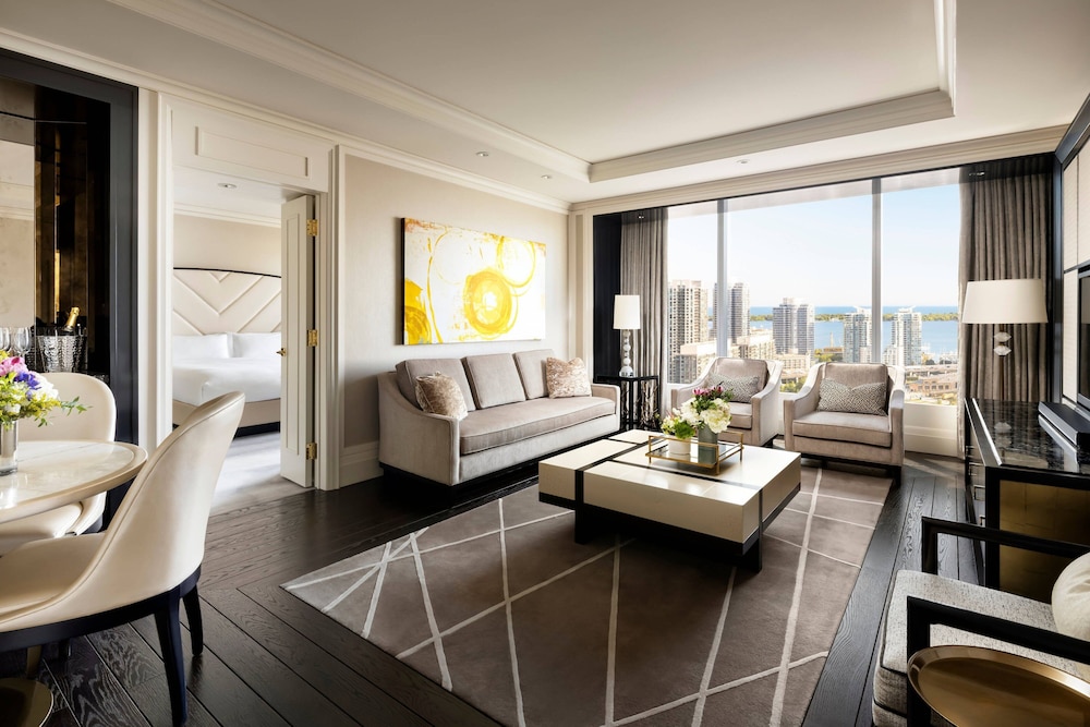 The Ritz-Carlton, Toronto — Hotel rooms in Toronto, Ontario
