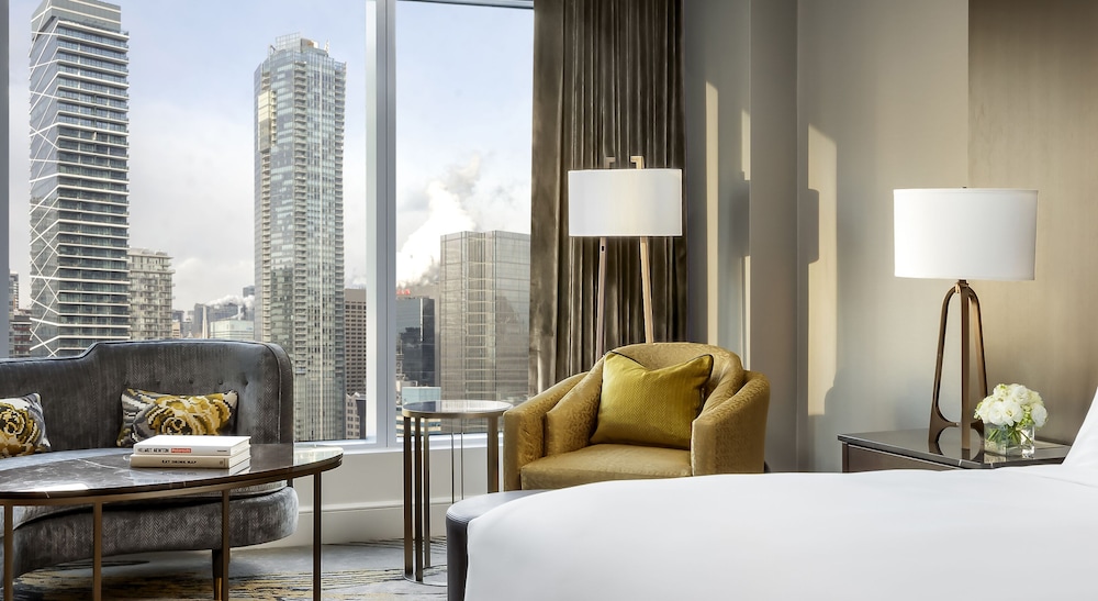 The Ritz-Carlton, Toronto — Hotel rooms in Toronto, Ontario