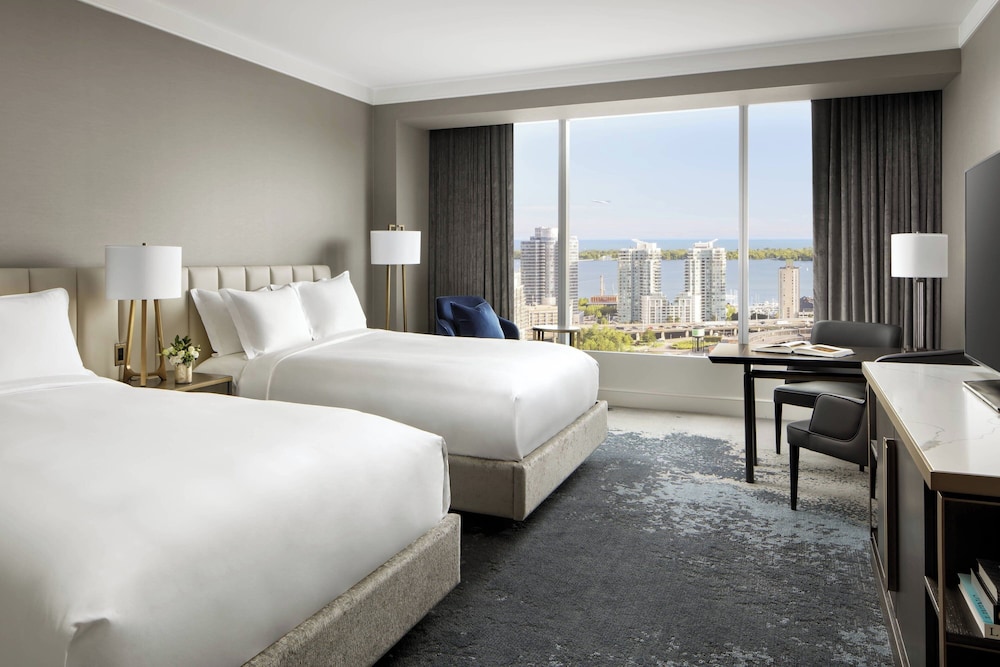 The Ritz-Carlton, Toronto — Hotel rooms in Toronto, Ontario