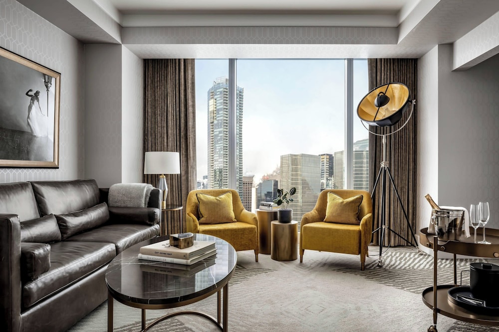 The Ritz-Carlton, Toronto — Hotel rooms in Toronto, Ontario