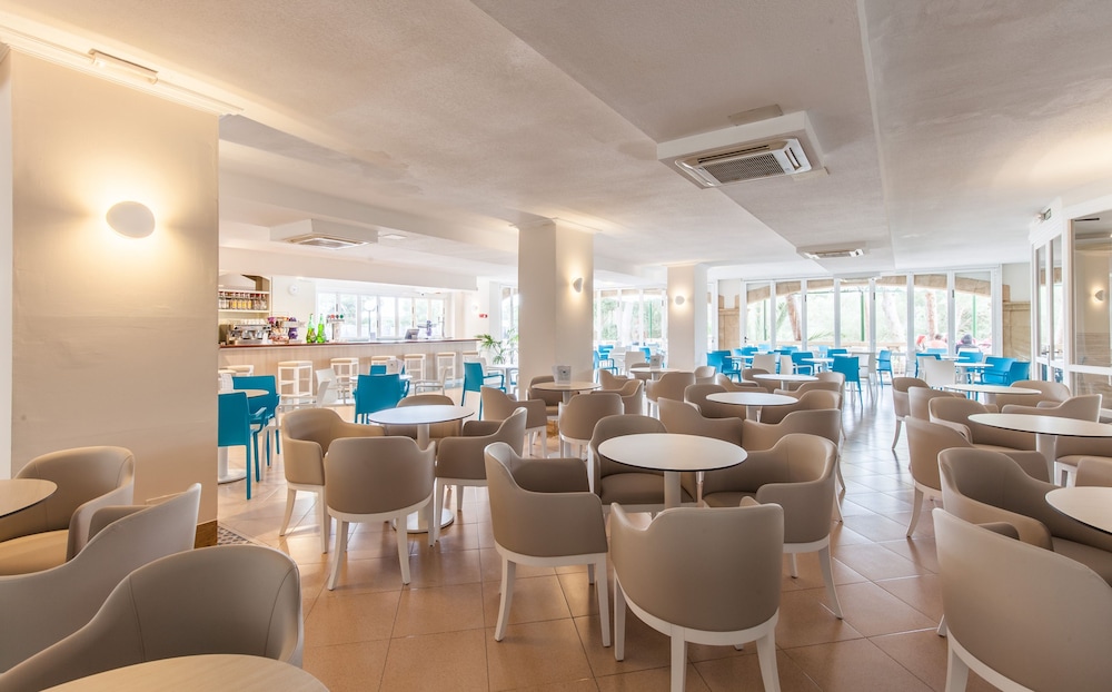 BLUESEA Costa Verde — Restaurant & bars in Cala Blava, Balearic Islands