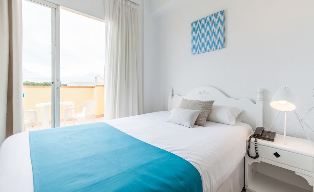 BLUESEA Costa Verde — Hotel rooms in Cala Blava, Balearic Islands