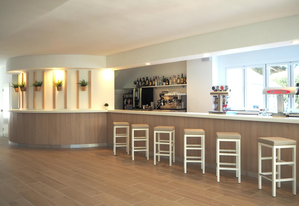 BLUESEA Costa Verde — Restaurant & bars in Cala Blava, Balearic Islands
