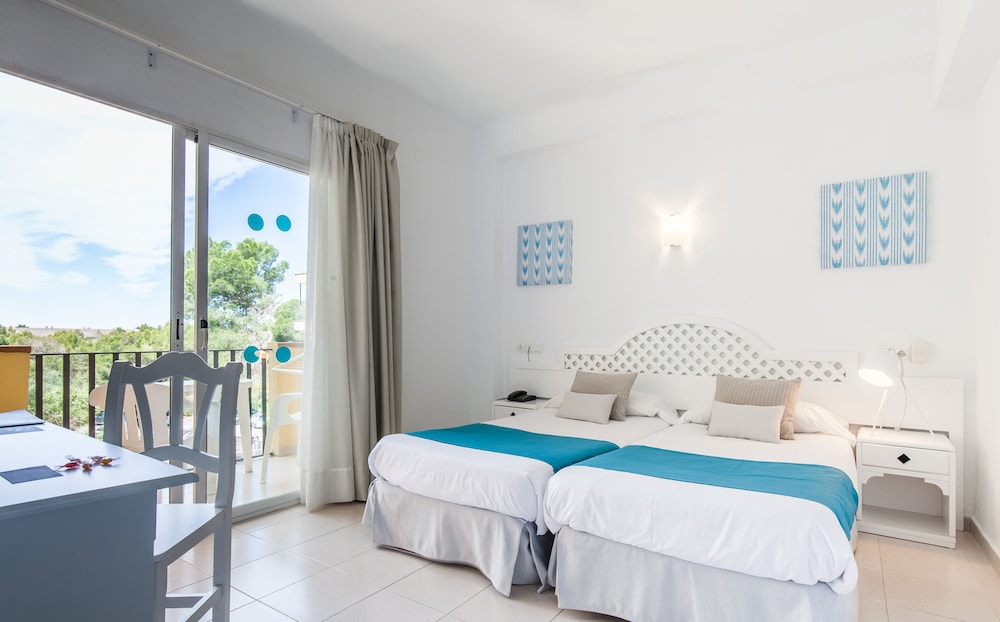 BLUESEA Costa Verde — Hotel rooms in Cala Blava, Balearic Islands