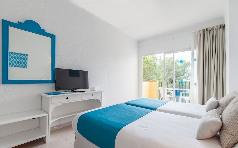 BLUESEA Costa Verde — Hotel rooms in Cala Blava, Balearic Islands