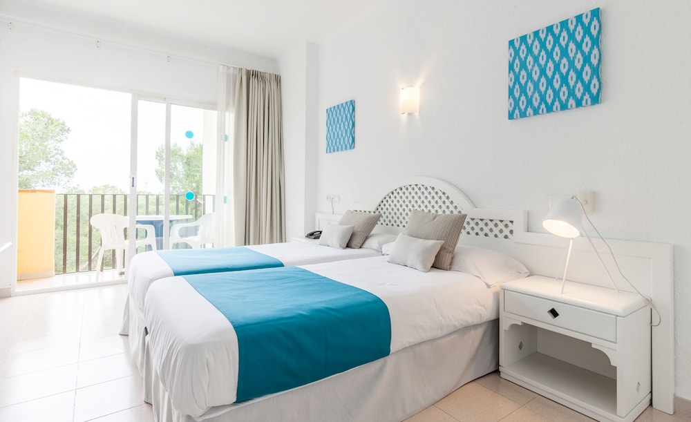 BLUESEA Costa Verde — Hotel rooms in Cala Blava, Balearic Islands