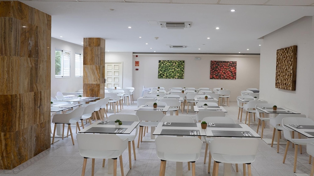 BLUESEA Costa Verde — Restaurant & bars in Cala Blava, Balearic Islands