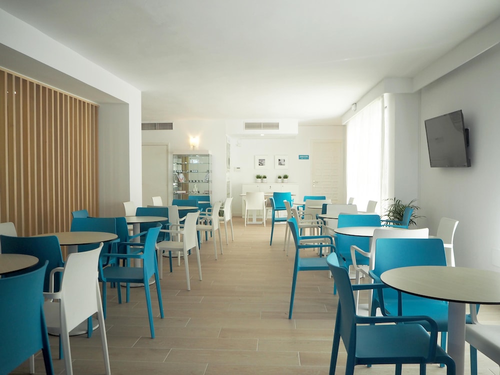 BLUESEA Costa Verde — Restaurant & bars in Cala Blava, Balearic Islands