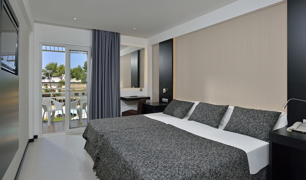 Hotel Hispania — Hotel rooms in Playa de Palma, Balearic Islands