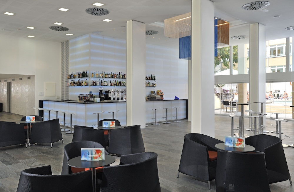 Hotel Hispania — Restaurant & bars in Playa de Palma, Balearic Islands