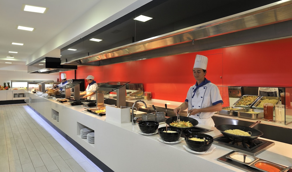 Hotel Hispania — Restaurant & bars in Playa de Palma, Balearic Islands