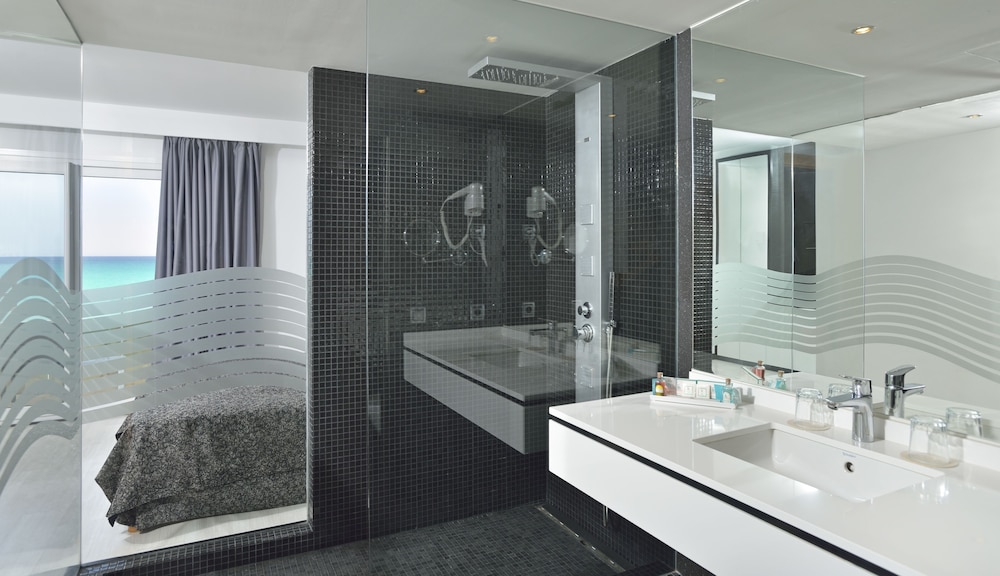 Hotel Hispania — Hotel rooms in Playa de Palma, Balearic Islands