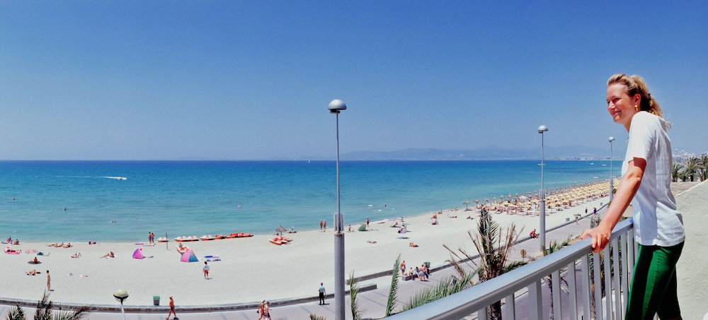 Hotel Hispania — Beach in Playa de Palma, Balearic Islands