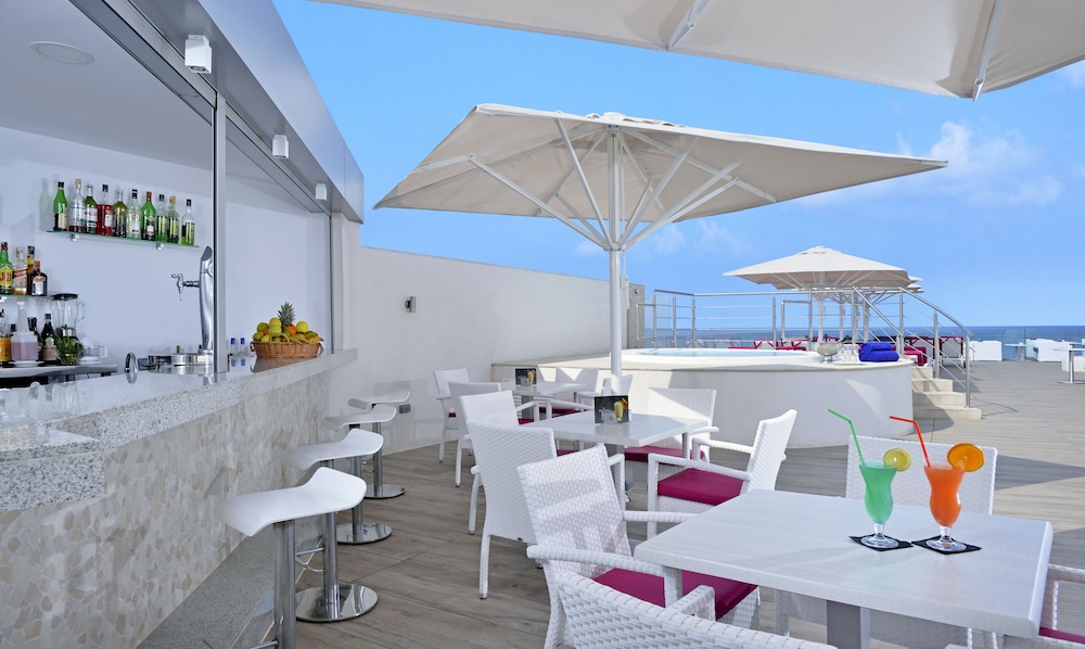 Hotel Hispania — Restaurant & bars in Playa de Palma, Balearic Islands