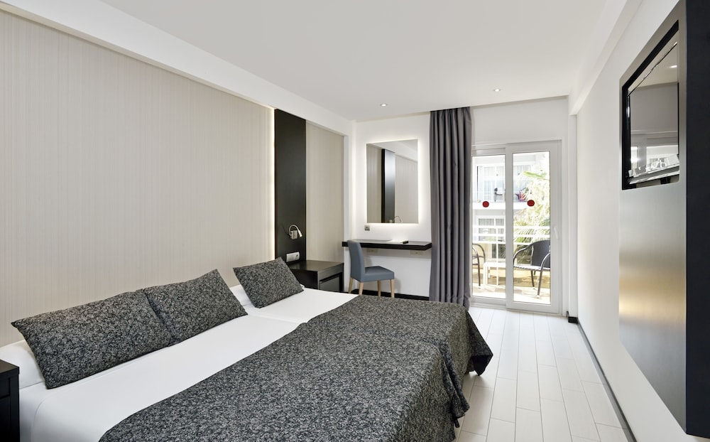 Hotel Hispania — Hotel rooms in Playa de Palma, Balearic Islands