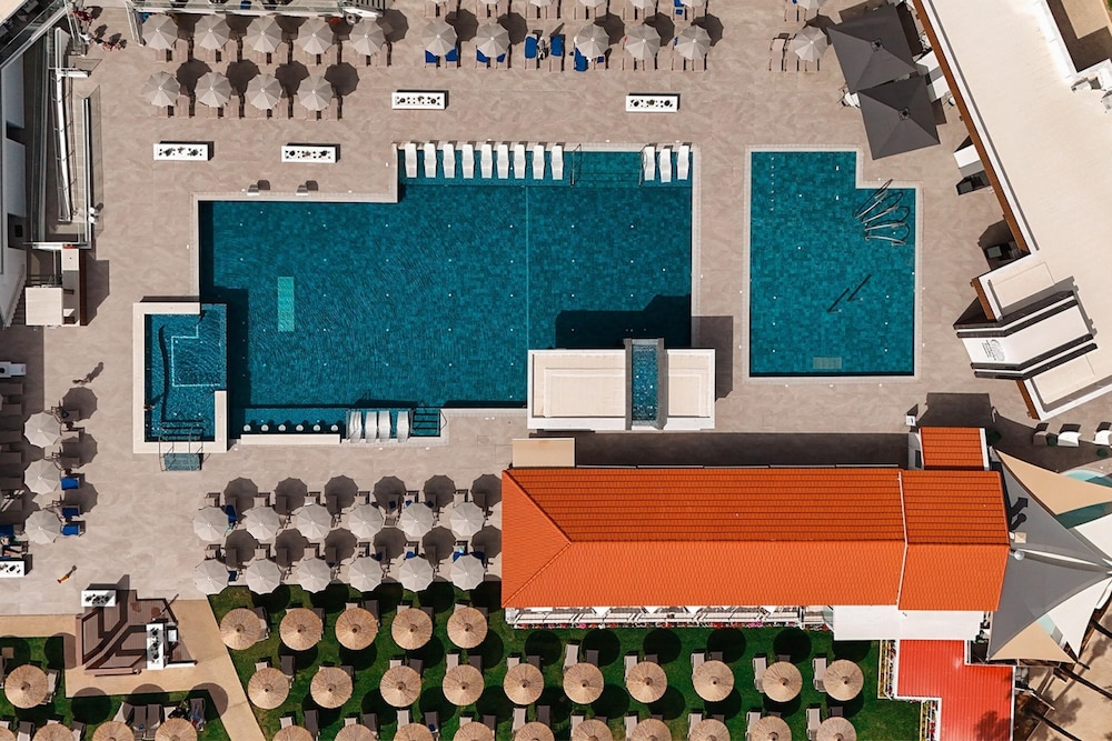 Cavo Maris Beach Hotel — Swimming pool in Protaras, Famagusta Region