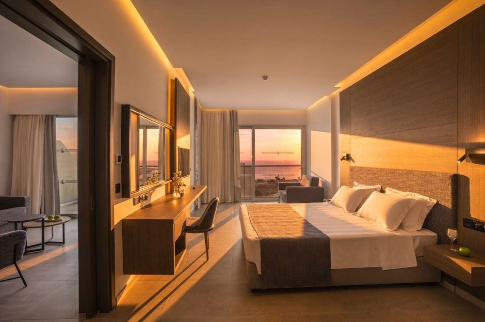 Cavo Maris Beach Hotel — Hotel rooms in Protaras, Famagusta Region