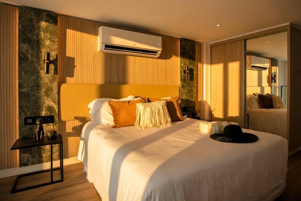 Cavo Maris Beach Hotel — Hotel rooms in Protaras, Famagusta Region