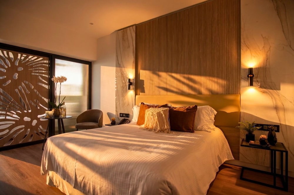 Cavo Maris Beach Hotel — Hotel rooms in Protaras, Famagusta Region