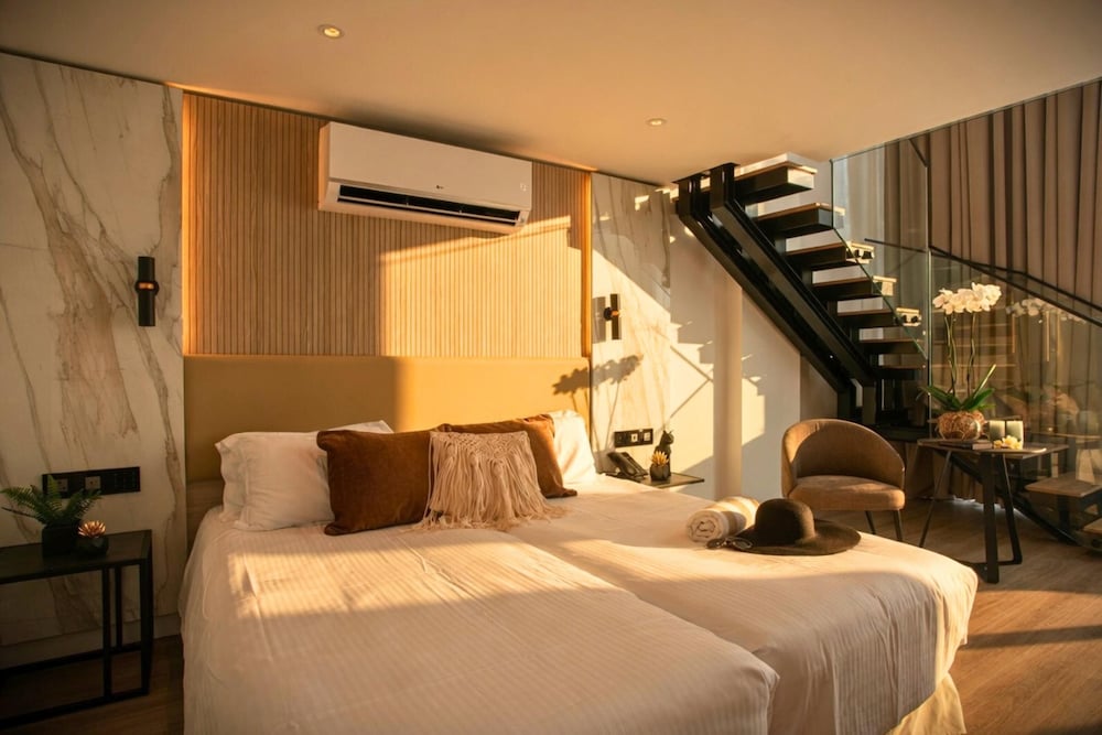 Cavo Maris Beach Hotel — Hotel rooms in Protaras, Famagusta Region