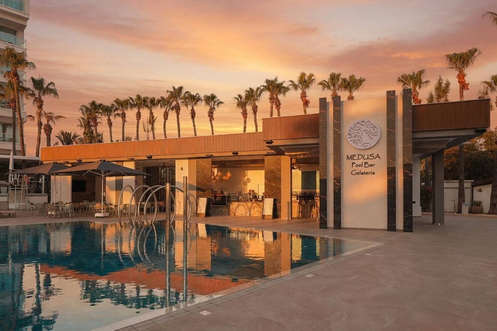 Cavo Maris Beach Hotel — Restaurant & bars in Protaras, Famagusta Region