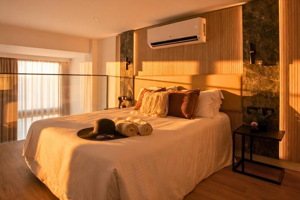 Cavo Maris Beach Hotel — Hotel rooms in Protaras, Famagusta Region