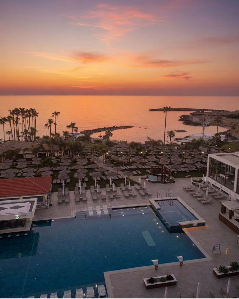 Cavo Maris Beach Hotel — Swimming pool in Protaras, Famagusta Region