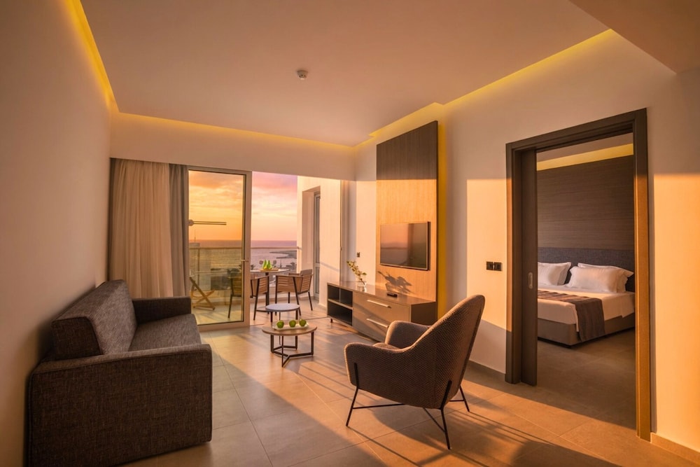 Cavo Maris Beach Hotel — Hotel rooms in Protaras, Famagusta Region