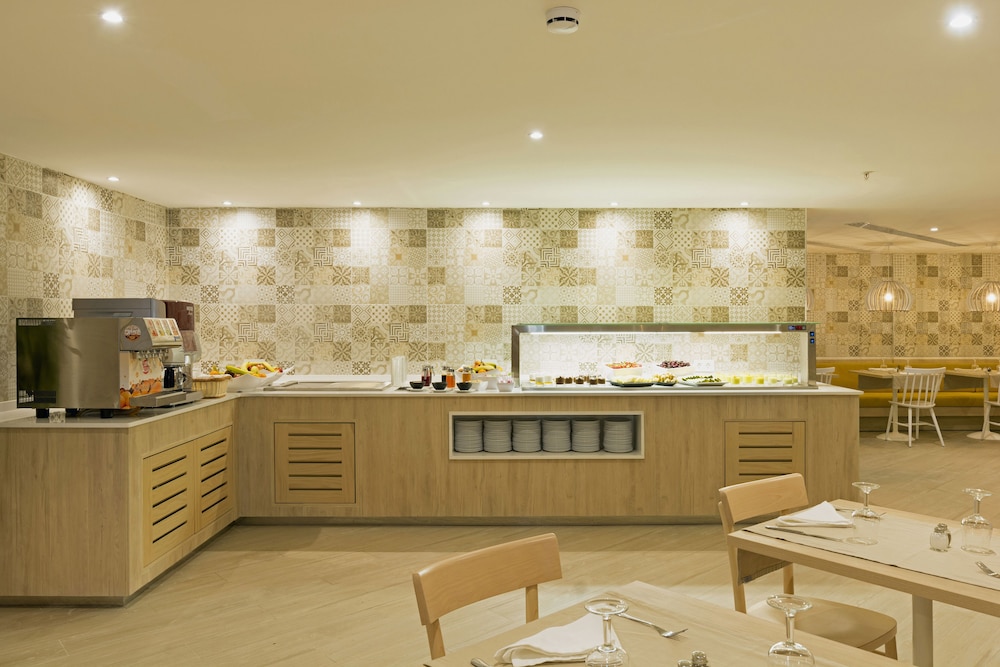 HSM Son Verí - Adults Only — Restaurant & bars in Playa de Palma, Balearic Islands