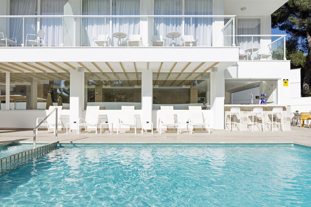 HSM Son Verí - Adults Only — Swimming pool in Playa de Palma, Balearic Islands
