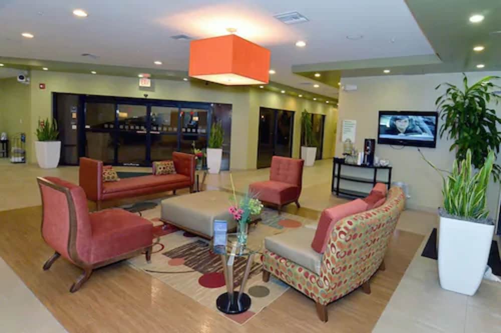 Holiday Inn Fort Myers - Downtown Area by IHG — Hotel building in Fort Myers, Florida