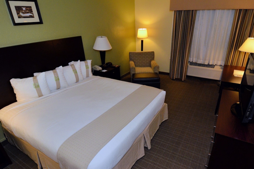 Holiday Inn Fort Myers - Downtown Area by IHG — Hotel rooms in Fort Myers, Florida