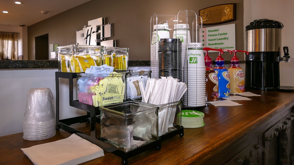 Holiday Inn Fort Myers - Downtown Area by IHG — Restaurant & bars in Fort Myers, Florida