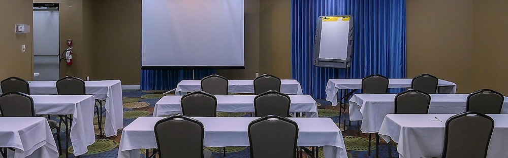 Holiday Inn Fort Myers - Downtown Area by IHG — Hotel building in Fort Myers, Florida