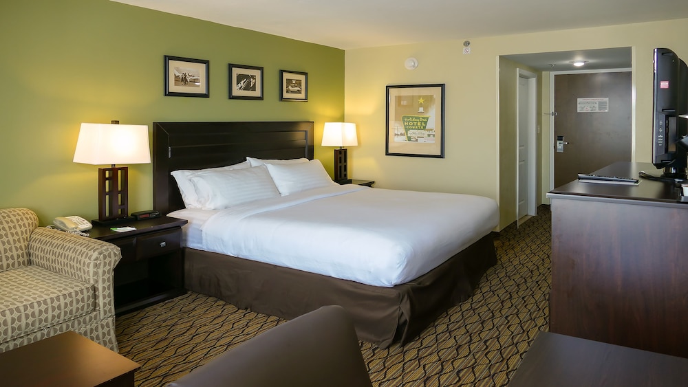 Holiday Inn Fort Myers - Downtown Area by IHG — Hotel rooms in Fort Myers, Florida