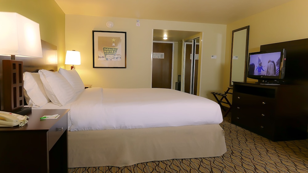 Holiday Inn Fort Myers - Downtown Area by IHG — Hotel rooms in Fort Myers, Florida
