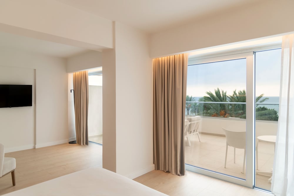 Grecian Sands Hotel — Hotel rooms in Ayia Napa, Famagusta Region