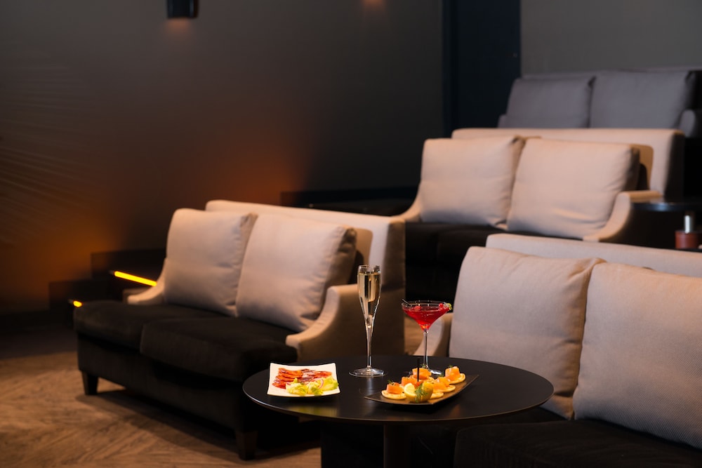 Hotel Marignan Champs - Elysées — Restaurant & bars in Paris, Ile-de-France