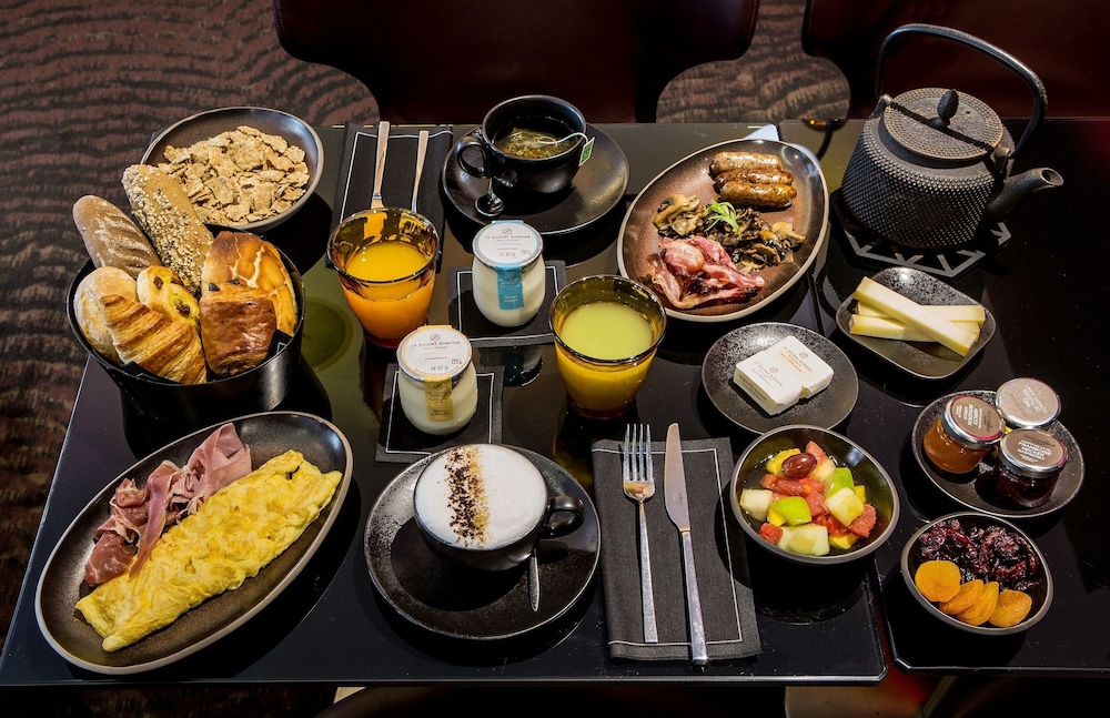 Hotel Marignan Champs - Elysées — Restaurant & bars in Paris, Ile-de-France