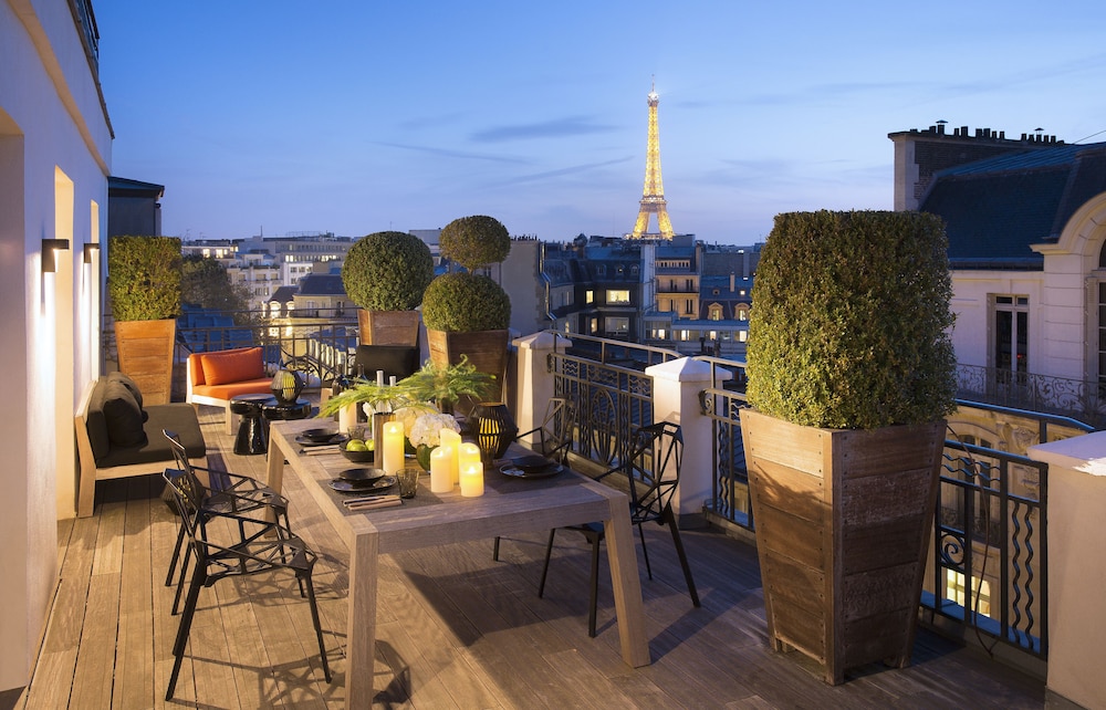 Hotel Marignan Champs - Elysées — Attractions in the area in Paris, Ile-de-France