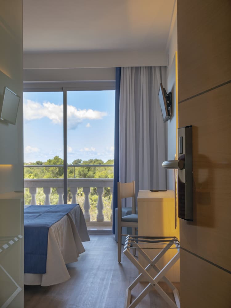 Ona Luna Park — Hotel rooms in Cala Blava, Balearic Islands